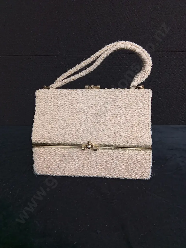VINTAGE HANDBAG Image 1++