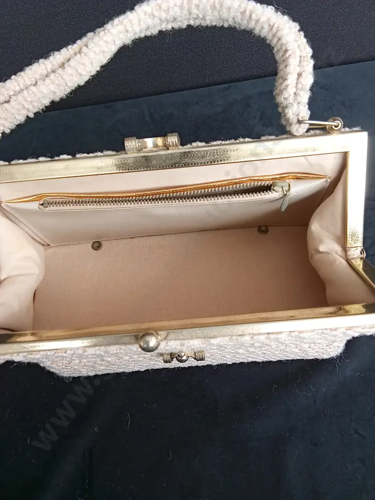 VINTAGE HANDBAG Image 1++
