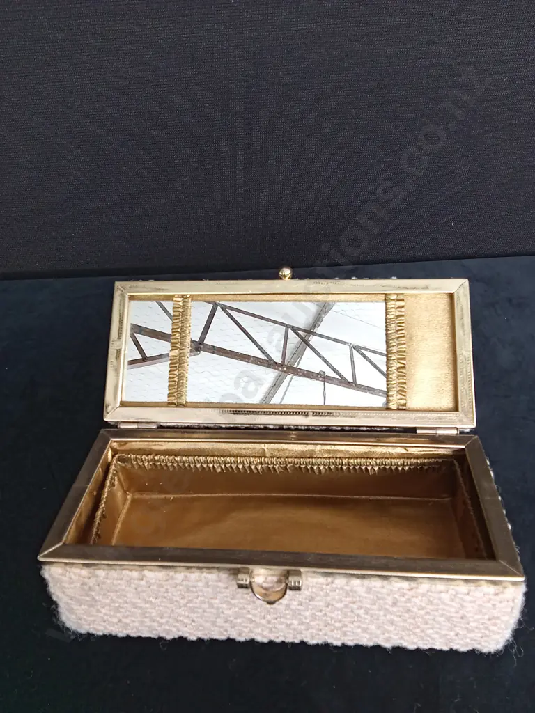 VINTAGE HANDBAG Image 1++