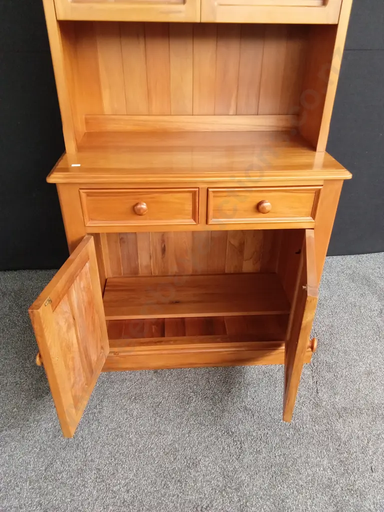 TIDY SOLID RIMU HUTCH DRESSER, 2 DOORS, 2 DRAWERS AT THE BOTTOM, 2 GLAZED DOOR AT THE TOP  T H 1.93M L 90CM D 50CM Image 1++