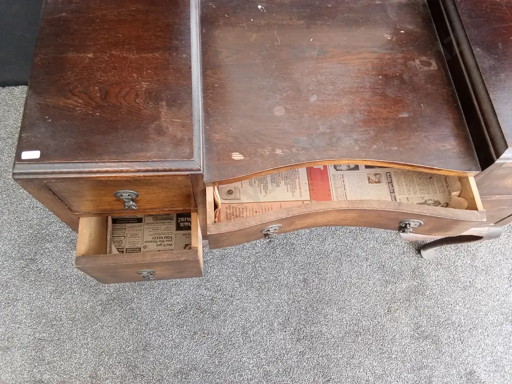 VINTAGE QUEEN ANNE STYLE DRESSER / VANITY, 5 DRAWERS AND ARCHED MIRROR L 107CM H 165CM D 47CM Image 1++