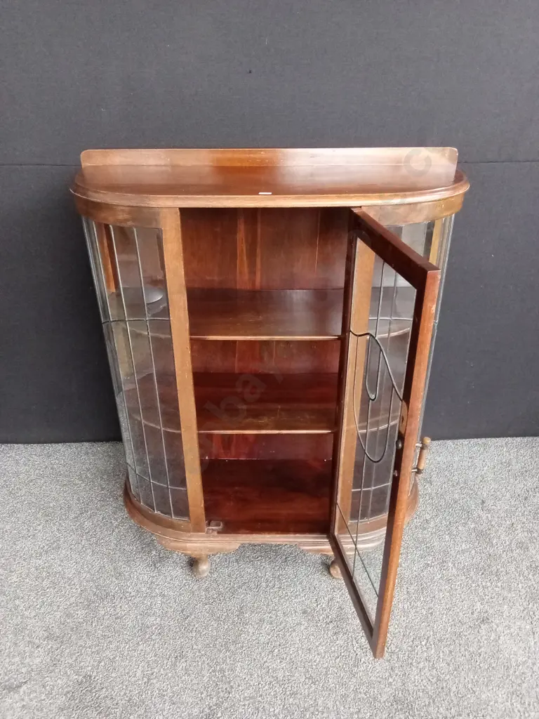 BEAUTIFUL VINTAGE ART DECO LEAD LIGHT DISPLAY CABINET LIKELY OAK OR WALNUT H 115CM L 91CM D 34CM Image 1++