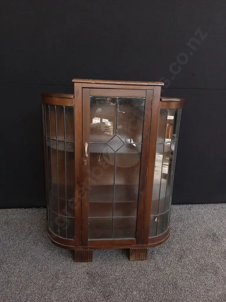 ORIGINAL ART DECO DISPLAY CABINET WITH LEADLIGHT CURVED GLASS SIDE PANELS LIKLEY WALNUT OR OAK H 11OCM L 89CM D30CM Image 1++