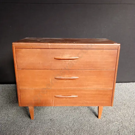 MID CENTURY MODERN STYLE CHEST OF DRAWERS L 80CM H 70CM D 62CM NEEDS RESTORATION