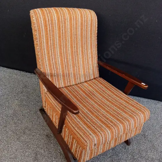 MID CENTURY MODERN ROCKING CHAIR / LOUNGE CHAIR