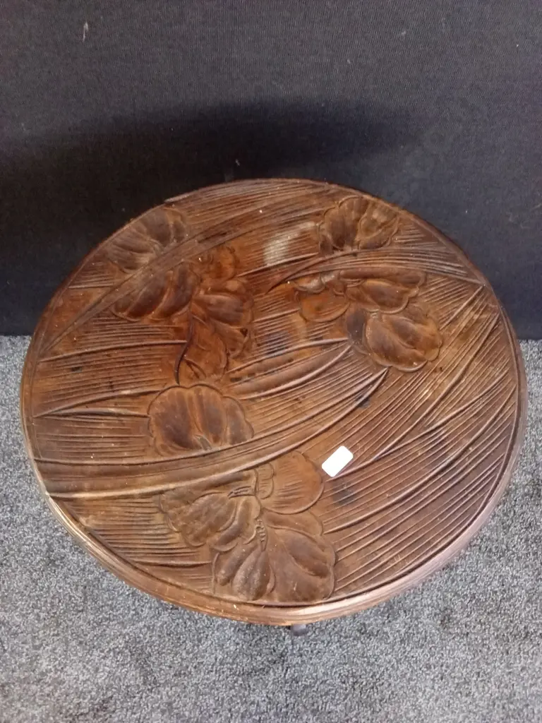ANTIQUE LIBERTY & CO STYLE JAPANESE HAND CARVED WOODEN SIDE TABLE H 62CM X W 44CM Image 1++