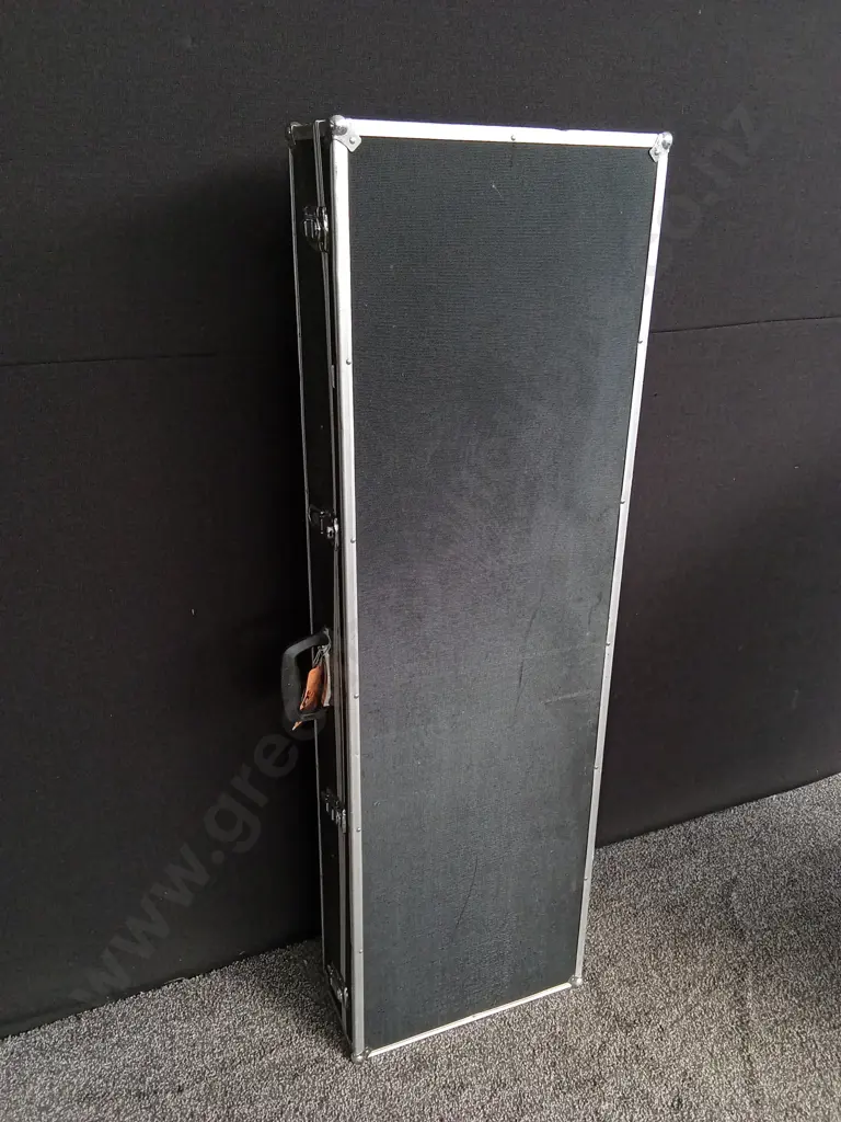 HEAVY DUTY FLIGHT CASE / INSTRUMENT CASE Image 1++