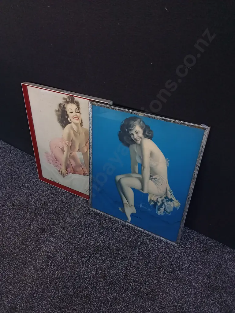 2 FRAMED PIN UP GIRL PRINTS Image 1++
