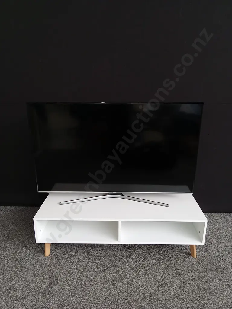 SAMSUNG MODEL UA55J5500AS TV AND AND WHITE CABINET L 121CM H 35CM D 60CM Image 1++