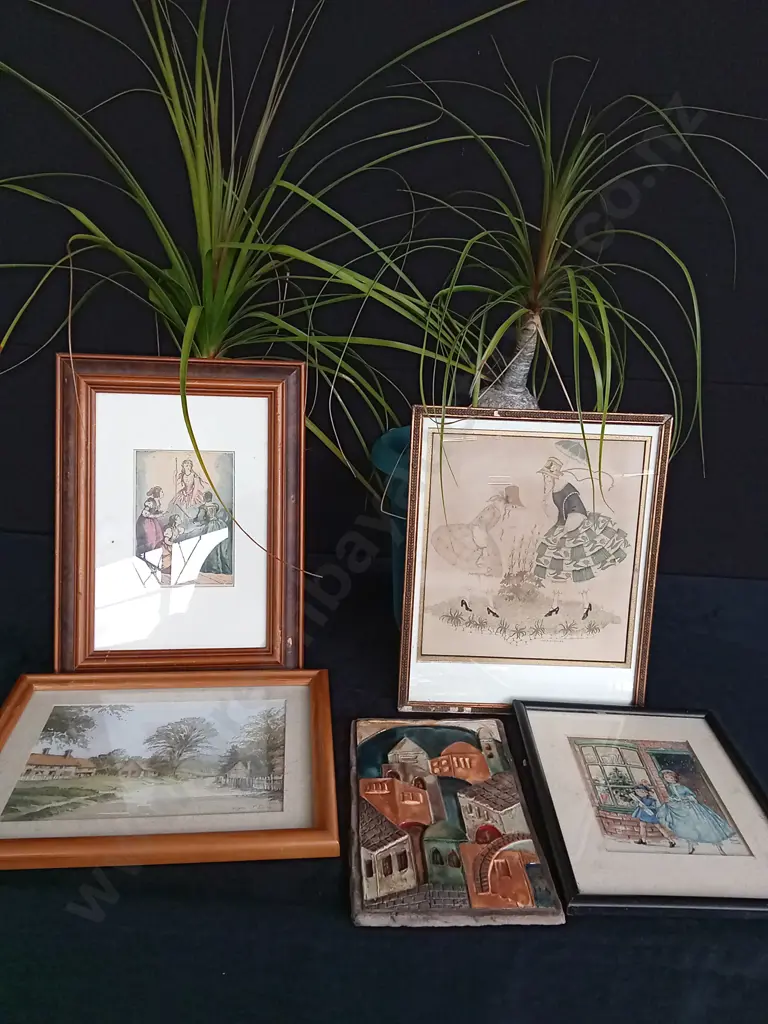 2 PLANTS AND 5 PIECES OF ART Image 1++
