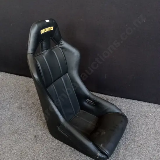 MOMO MOTORSPORT BUCKET SEAT