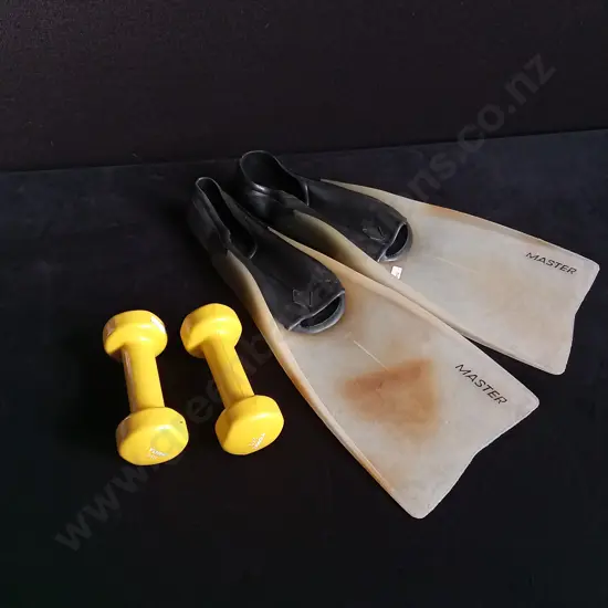 FLIPPERS AND PAIR OF 2KG WEIGHTS