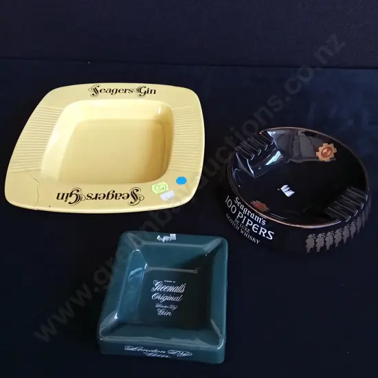 3 PIECES VINTAGE ASHTRAYS