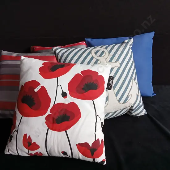 5 CUSHIONS