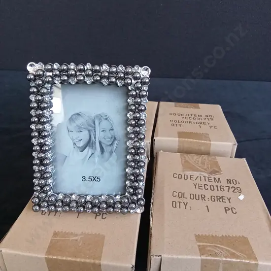 4 GREY 3.5 X 5 PHOTO FRAMES