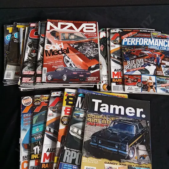 COLLECTION OF CAR MAGAZINES