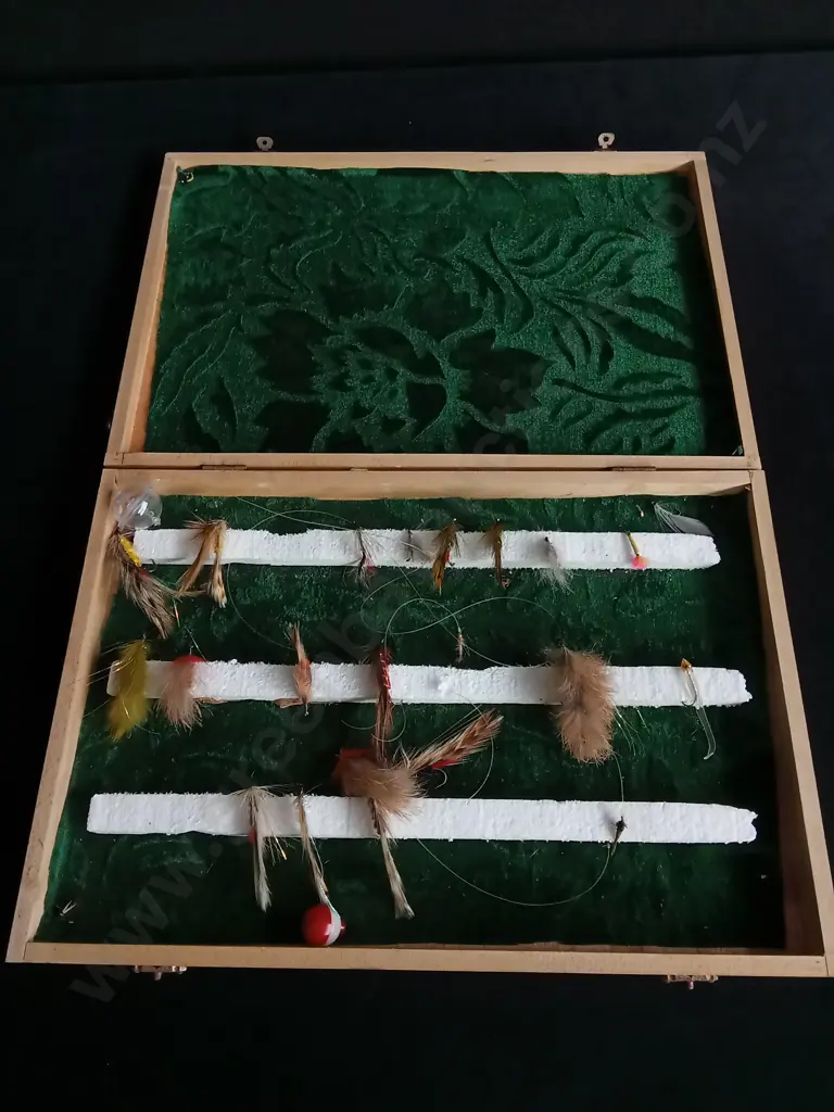 SET OF VINTAGE FISHING LURES Image 1++