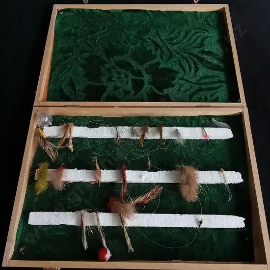 SET OF VINTAGE FISHING LURES