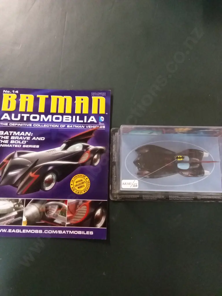 EAGLEMOSS BATMAN THE BRAVE AND THE BOLD ANIMATED SERIES 1:43 PACKAGED PLUS CORRESPONDING MAGAZINE Image 1++