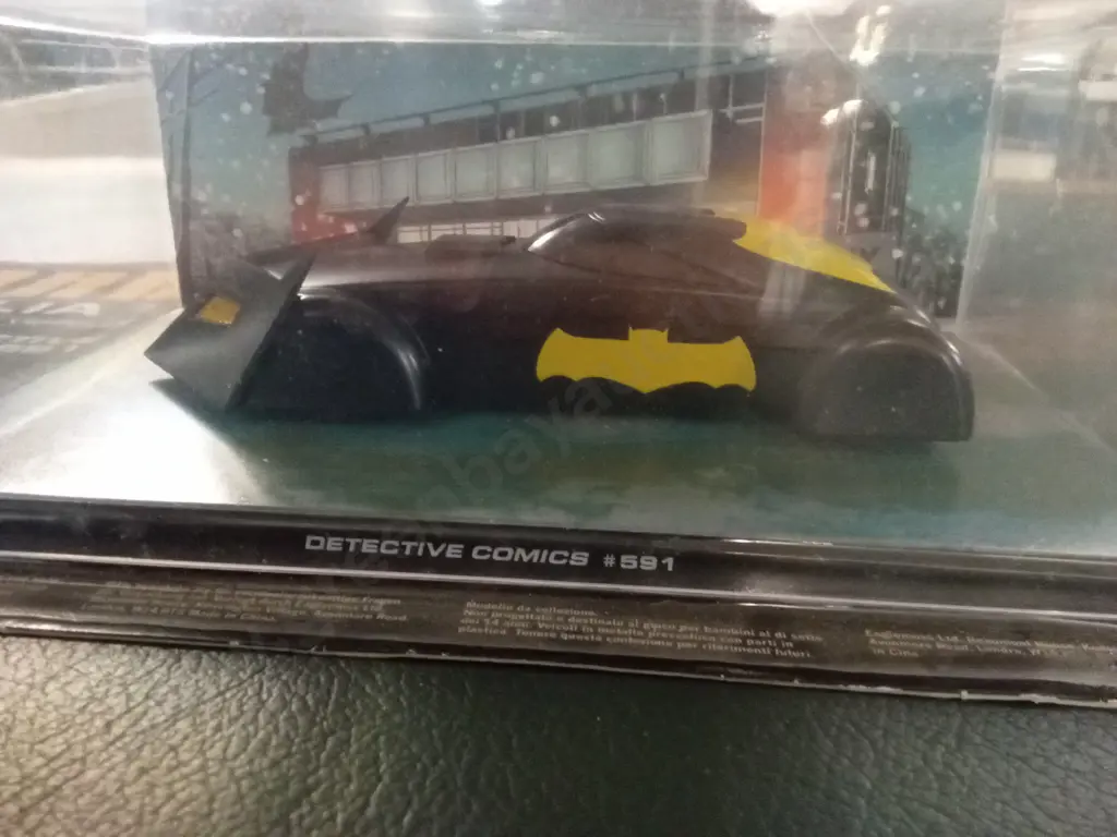 EAGLEMOSS BATMAN #591 DETECTIVE COMICS 1:43 PACKAGED  PLUS CORRESPONDING MAGAZINE Image 1++
