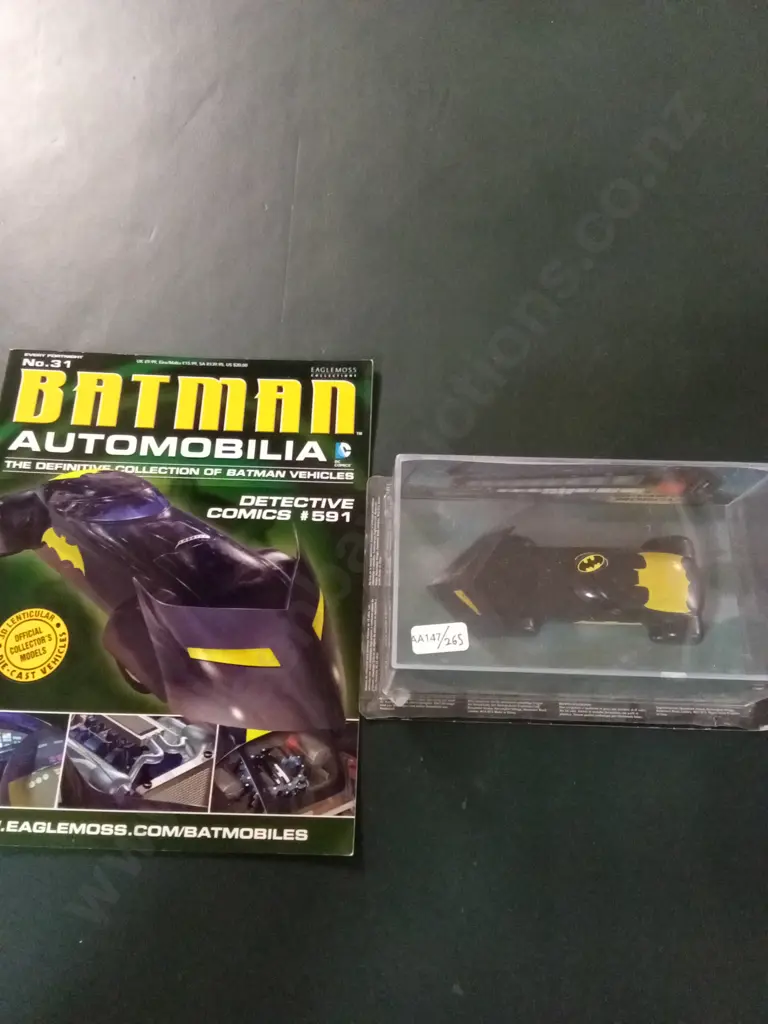 EAGLEMOSS BATMAN #591 DETECTIVE COMICS 1:43 PACKAGED  PLUS CORRESPONDING MAGAZINE Image 1++
