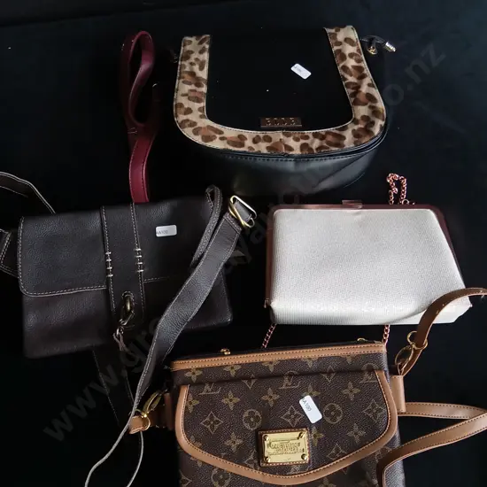 4 PIECES HANDBAGS