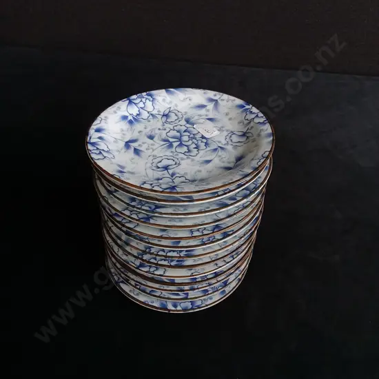 13 PIECES JAPANESE PORCELAIN PLATES