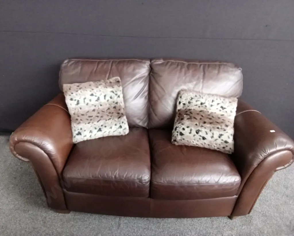 3 PIECE BROWN LEATHER COUCH SET WITH 5 CUSHIONS Image 1++