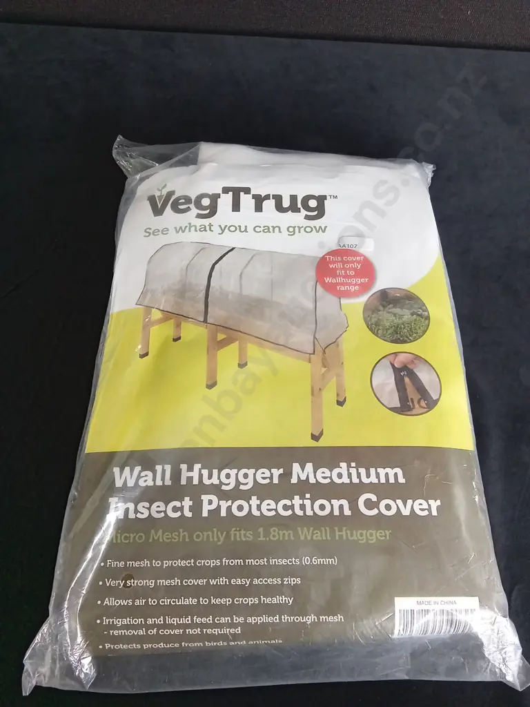 VEGTRUG WALL HUGGER INSECT PROTECTION COVER MEDIUM Image 1++