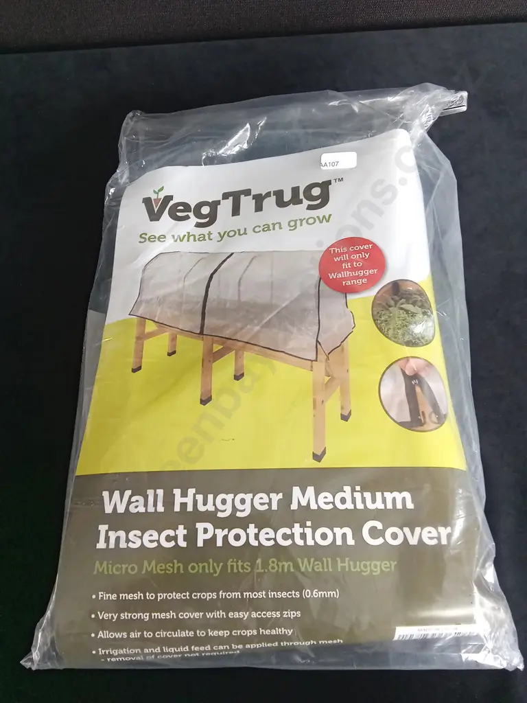 VEGTRUG WALL HUGGER INSECT PROTECTION COVER MEDIUM Image 1++