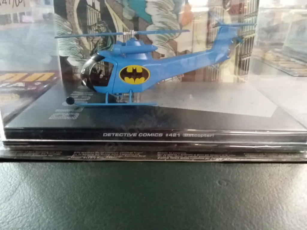EAGLEMOSS BATMAN AUTOMOBILIA BATCOPTER #421 DIECAST MODEL 1:43 PACKAGED PLUS CORRESPONDING MAGAZINE Image 1++