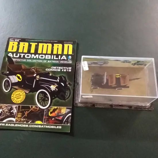 EAGLEMOSS BATMAN AUTOMOBILIA BATMOBILE #219 DIECAST MODEL 1:43 PACKAGED PLUS CORRESPONDING MAGAZINE