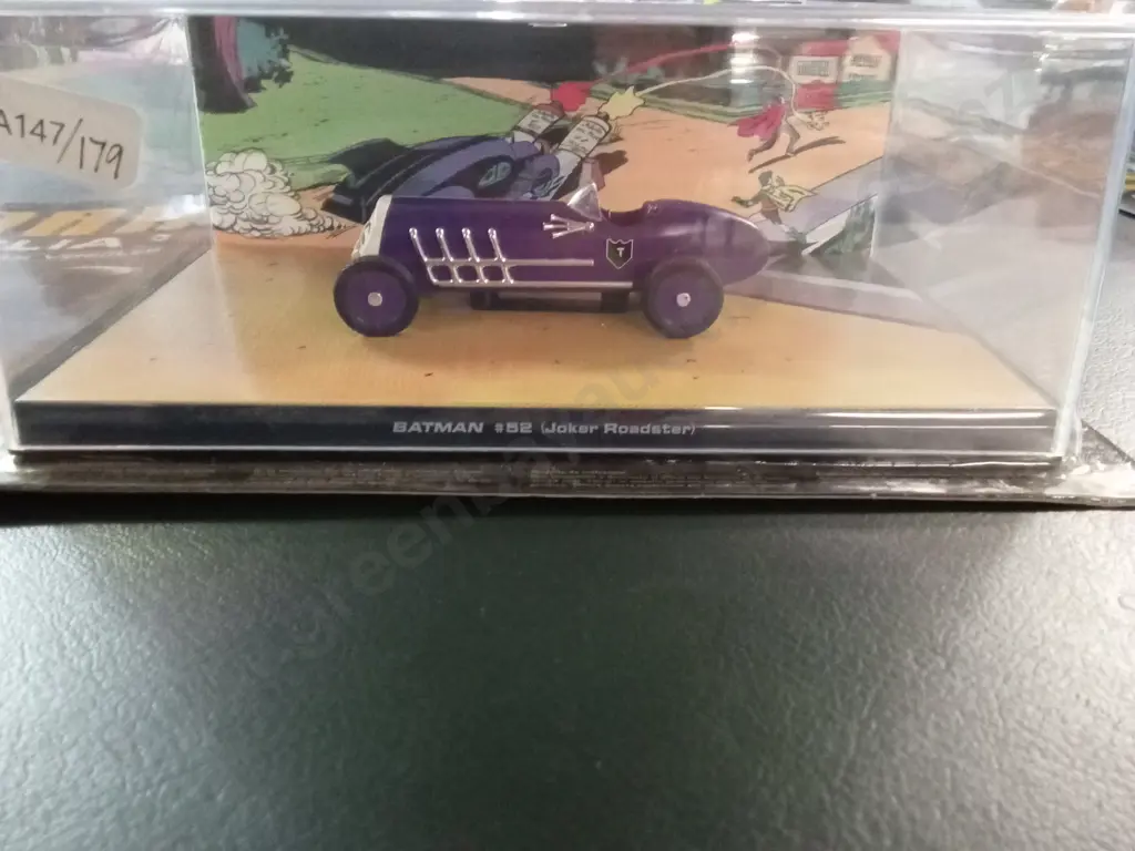EAGLEMOSS BATMAN AUTOMOBILIA #52 JOKER ROADSTER 1:43 PACKAGED PLUS CORRESPONDING MAGAZINE Image 1++