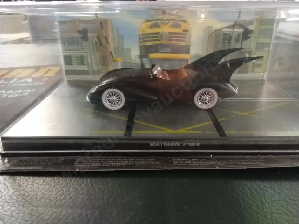 EAGLEMOSS BATMAN AUTOMOBILIA #164 BATMAN 1:43 PACKAGED PLUS CORRESPONDING MAGAZINE Image 1++