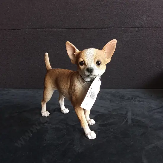 TAKASHO CHIHUAHUA FIGURINE H 22CM BRAND NEW