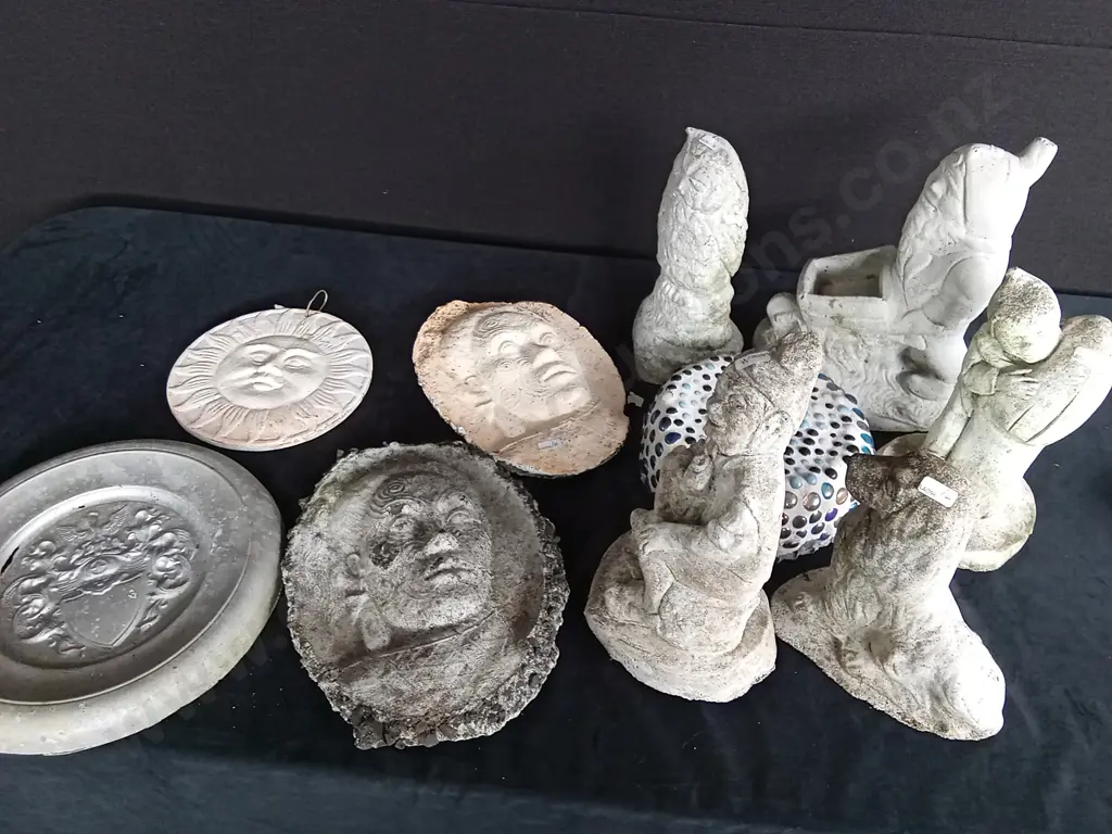 10 CONCRETE GARDEN FIGURES Image 1++