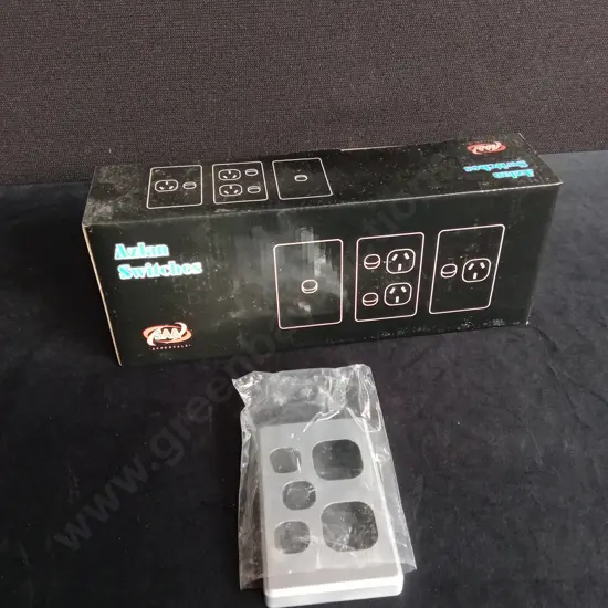 BOX LOT OF BRAND NEW WALL PLATES