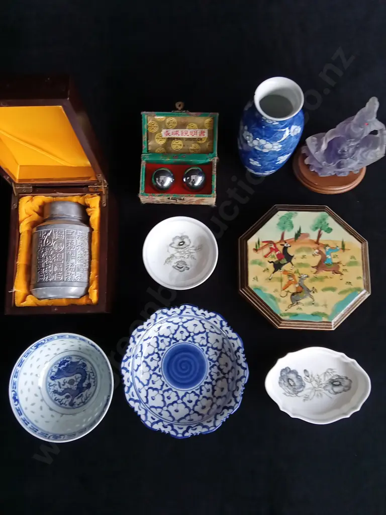 9 PIECES ASIAN DECORATIVE ITEMS Image 1++