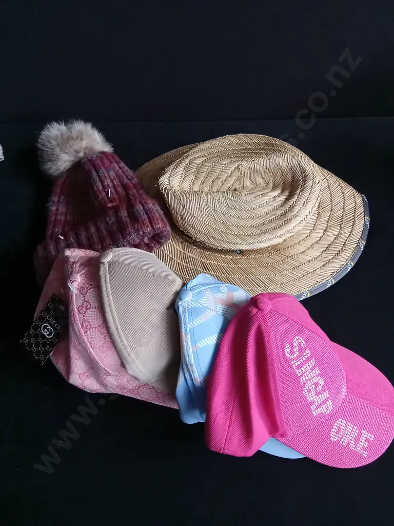 6 PIECES HATS Image 1++