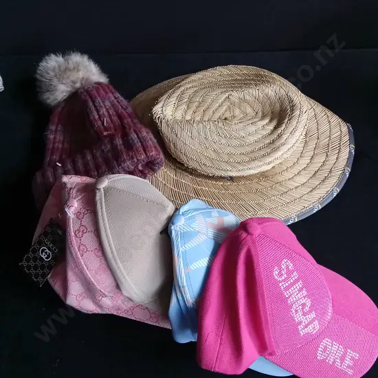 6 PIECES HATS