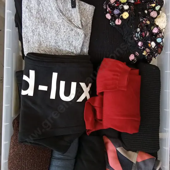 MIXED BOX OF WOMENS CLOTHING