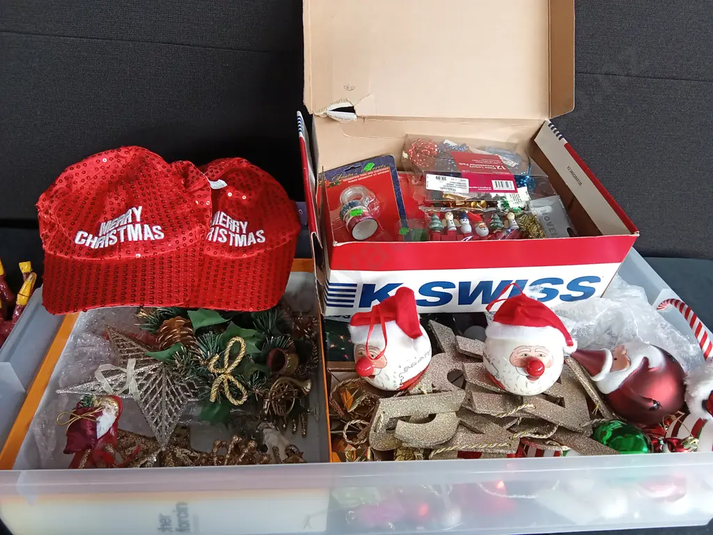 BOX OF CHRISTMAS ITEMS Image 1++