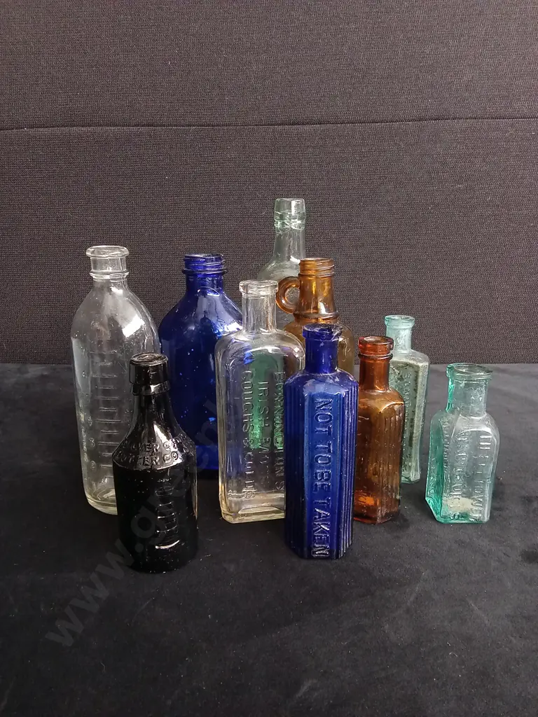 10 PIECES MIX OF VINTAGE GLASS BOTTLES Image 1++
