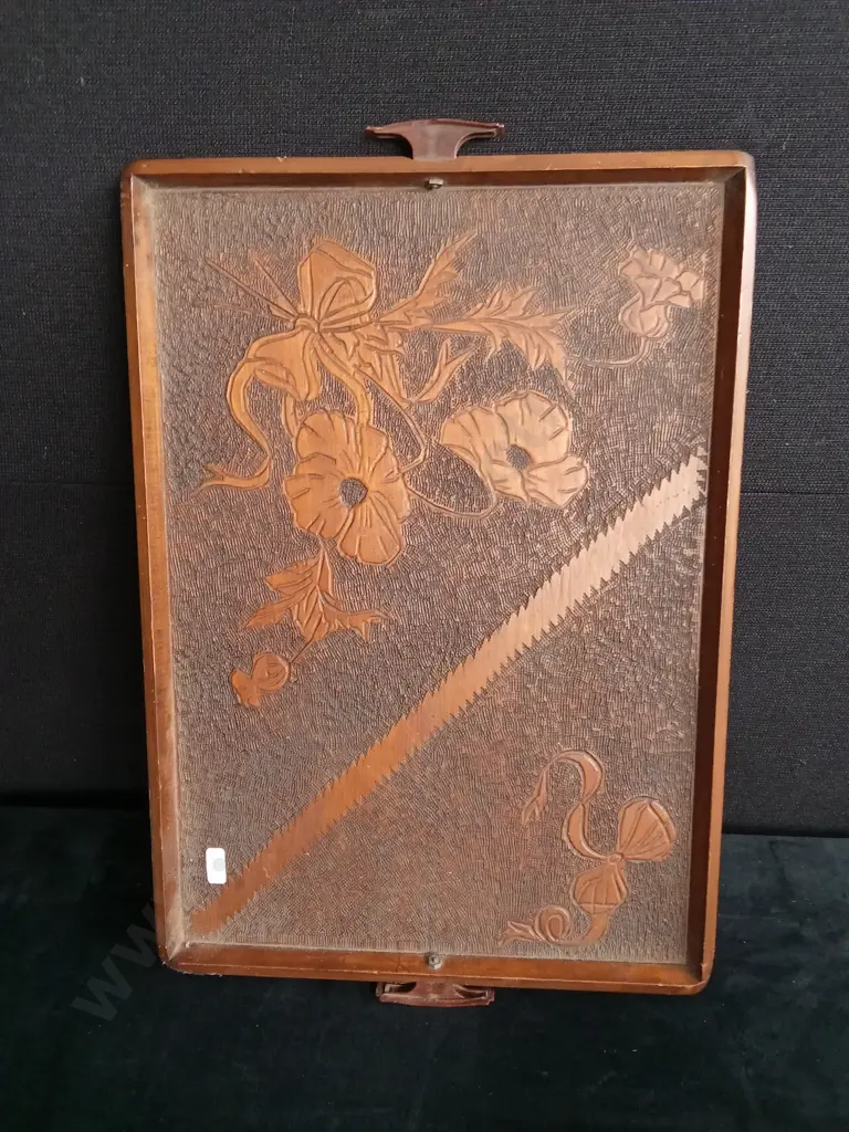 WOODEN SERVING TRAY Image 1++
