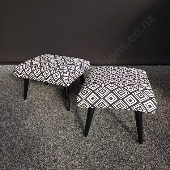 2 PIECES FABRIC STOOLS H 27CM