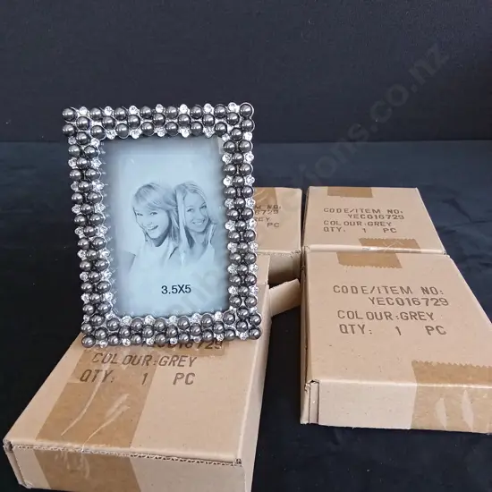 4 GREY 3.5 X 5 PHOTO FRAMES