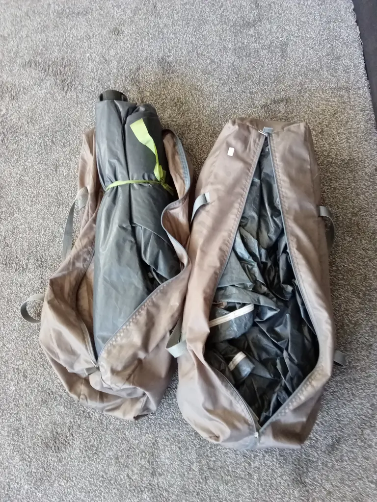TENT IN 2 BAGS Image 1++