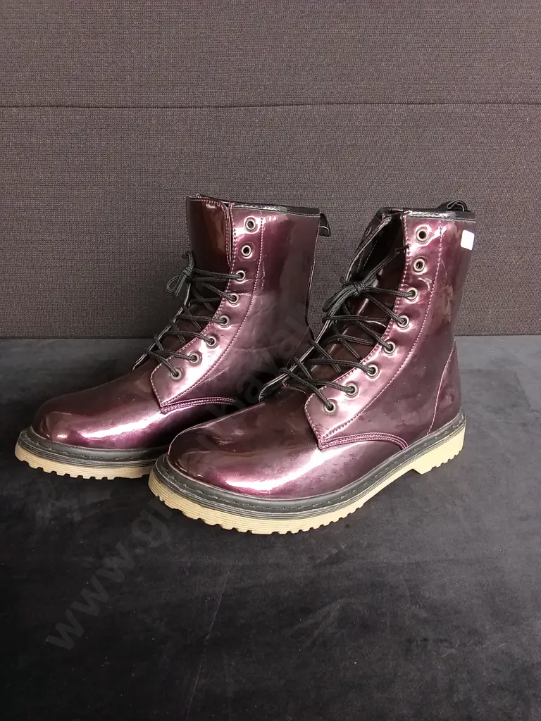 SIZE 11 PURPLE BOOTS Image 1++