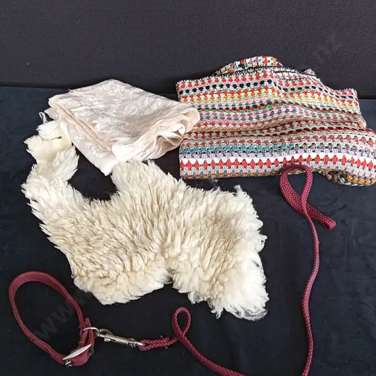 BLANKET TABLE CLOTH LEASH AND SHEEP WOOL