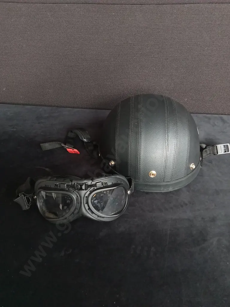 HELMET AND GOGGLES Image 1++